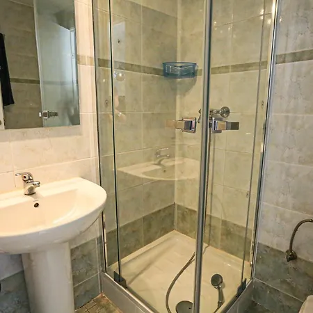 Golden Pineda C 4 A - Only Families Apartment *